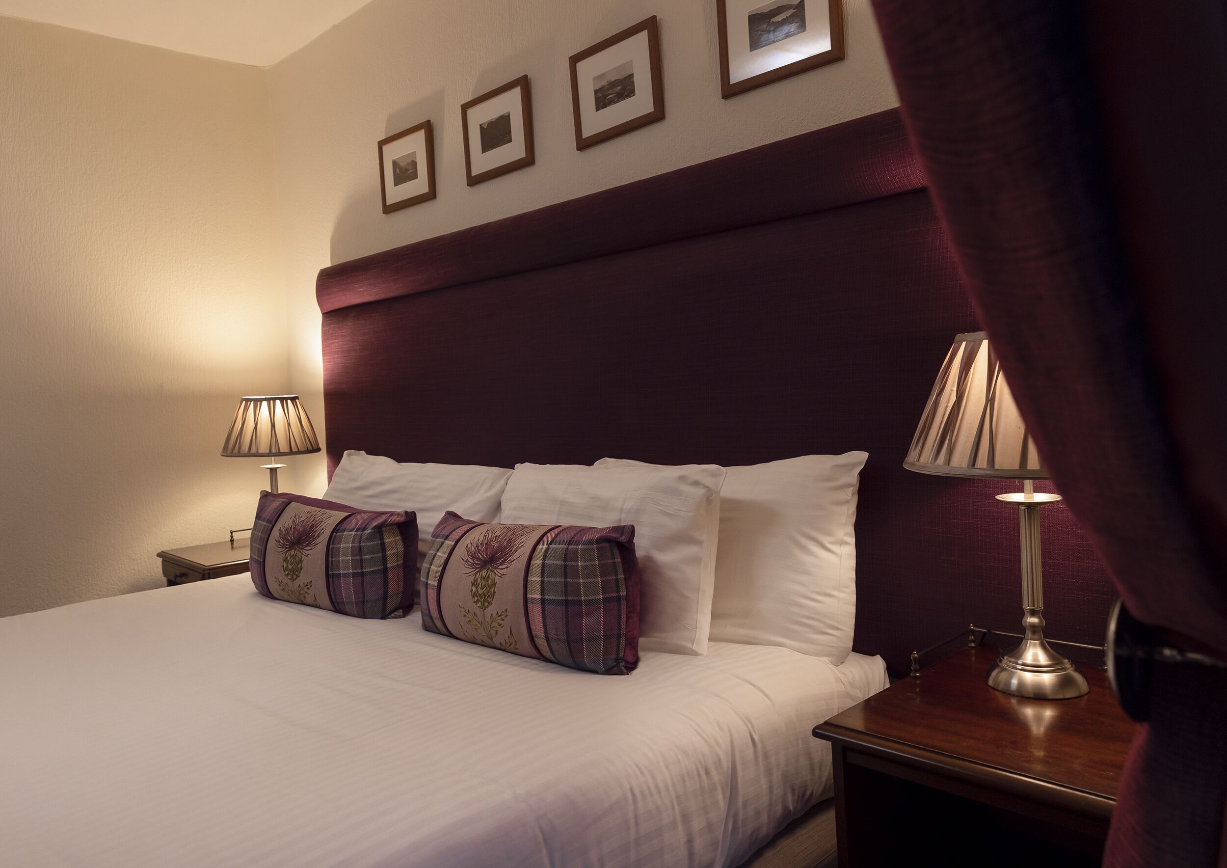 loch view double room | desk, iron/ironing board, free wifi, bed sheets