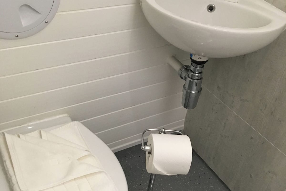 luxury pod | bathroom | free toiletries, hair dryer, towels