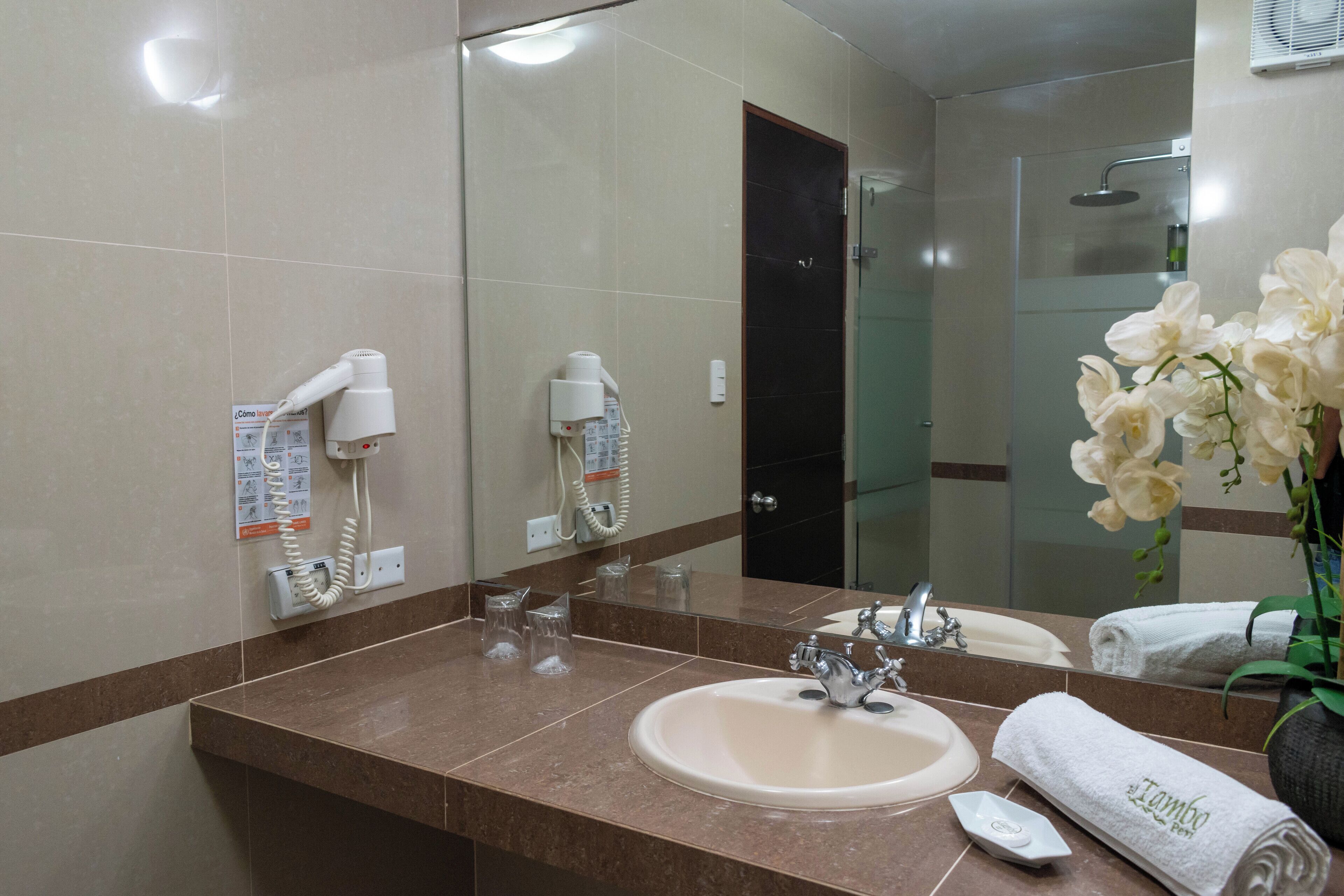 triple room | bathroom | shower, free toiletries, hair dryer, towels