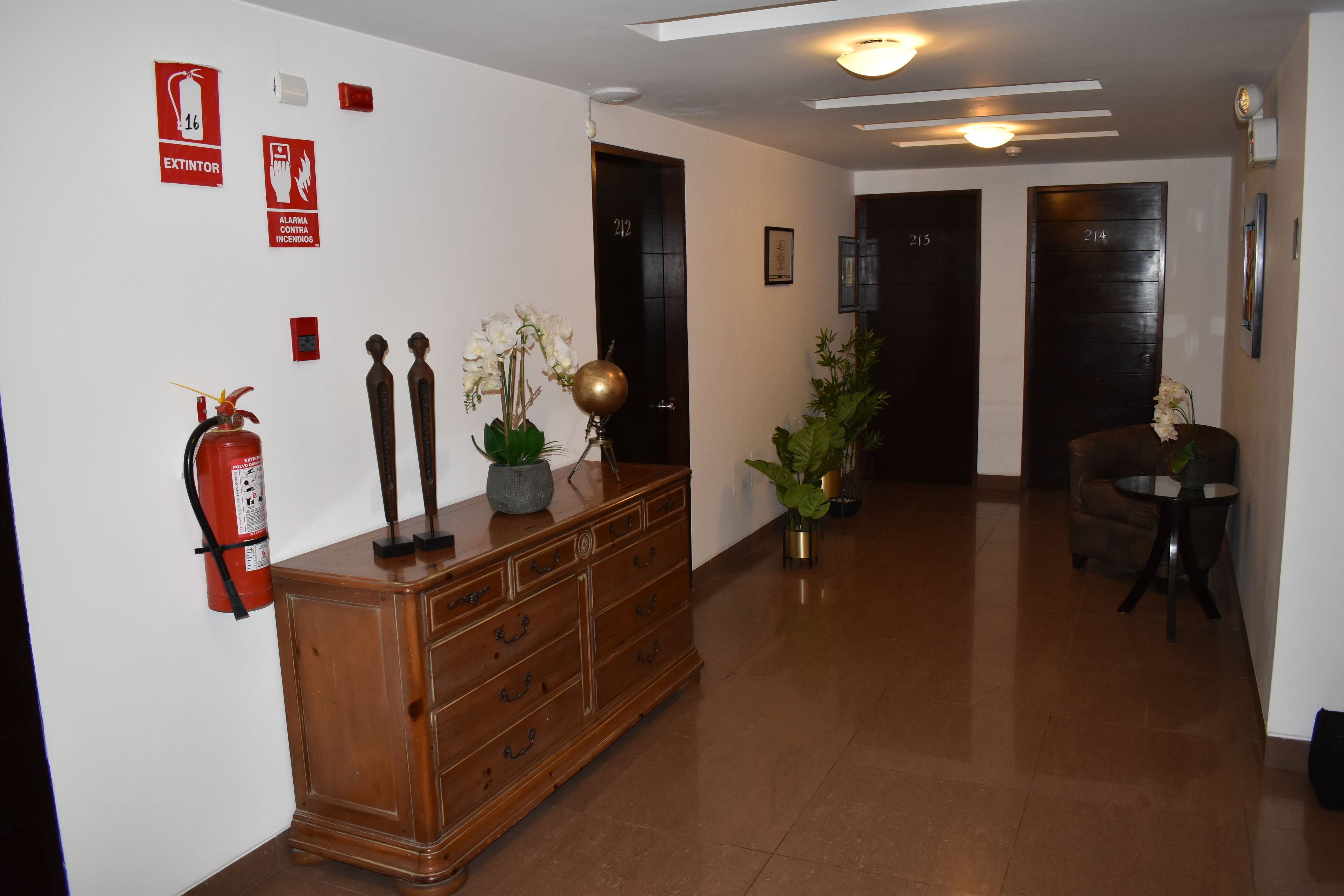 32-inch flat-screen tv with cable channels, tv