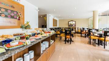 Free daily on-the-go breakfast