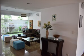 Televisión de pantalla plana