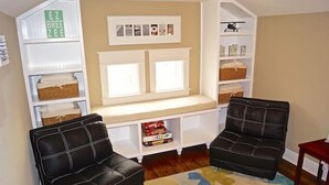Blue Moon | Living area - Seagrove Beach Vacations by Rivard (Santa Rosa Beach)
