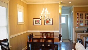 House, 6 Bedrooms (Blue Moon) | Living area