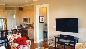 House, 6 Bedrooms (Blue Moon) | Living area