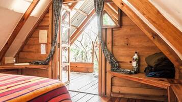 Basic Suite, 1 Double Bed, Balcony | Laptop workspace, bed sheets