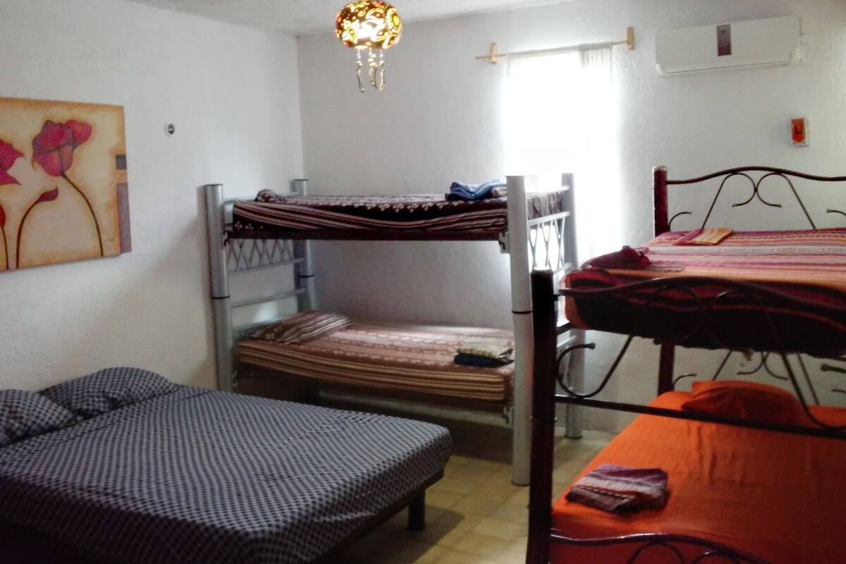 Habitación familiar, baño privado | Wifi gratis