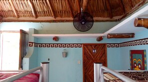 Basic Shared Dormitory, Mixed Dorm - Maya Cha'an Guesthouse (Cancun)