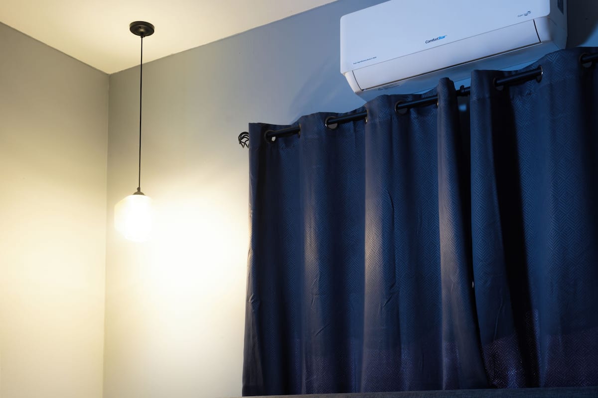 Business Room, 1 Queen Bed, Private Bathroom | Premium bedding, down comforters, desk, blackout drapes