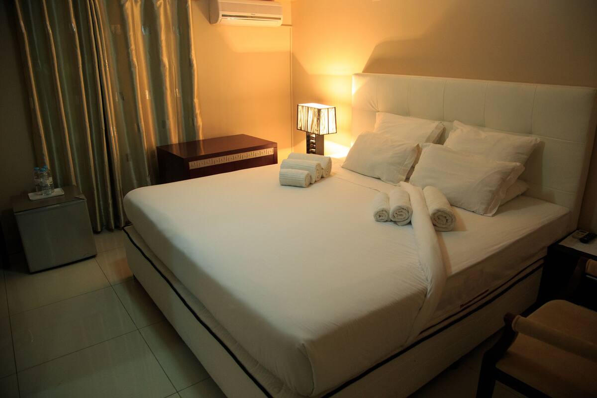 Minibar, free WiFi, bed sheets, wheelchair access