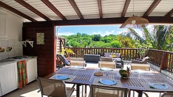 Bungalow Classique, 2 chambres | Cuisine privée | Grand réfrigérateur, micro-ondes, plaque de cuisson