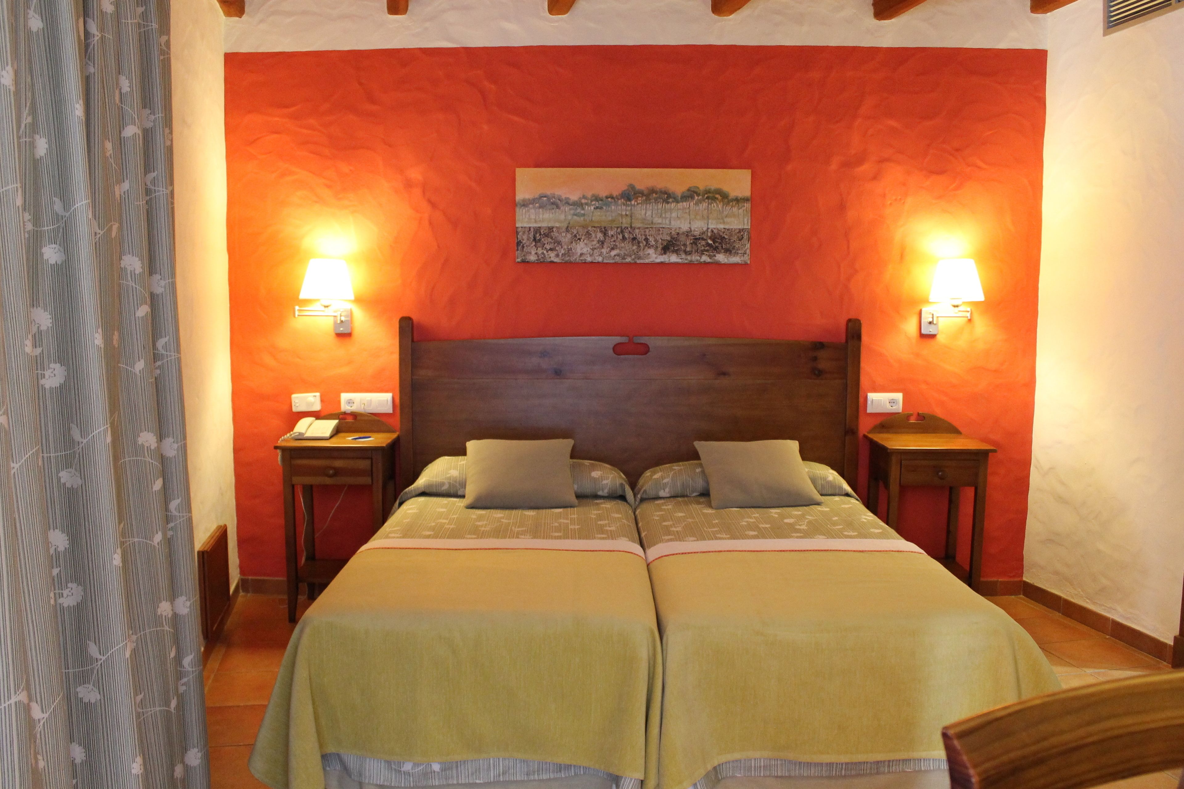 double or twin room | 1 bedroom, minibar, in-room safe, desk