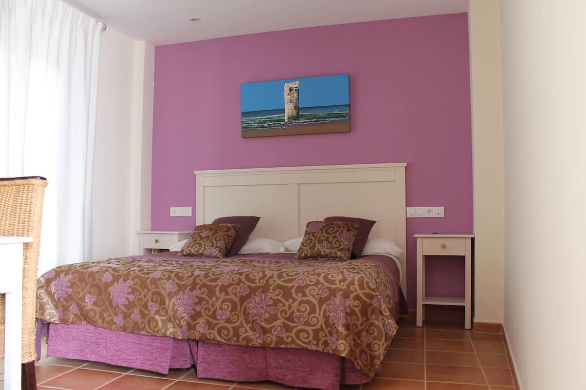 Double or Twin Room | Minibar, in-room safe, desk, free WiFi