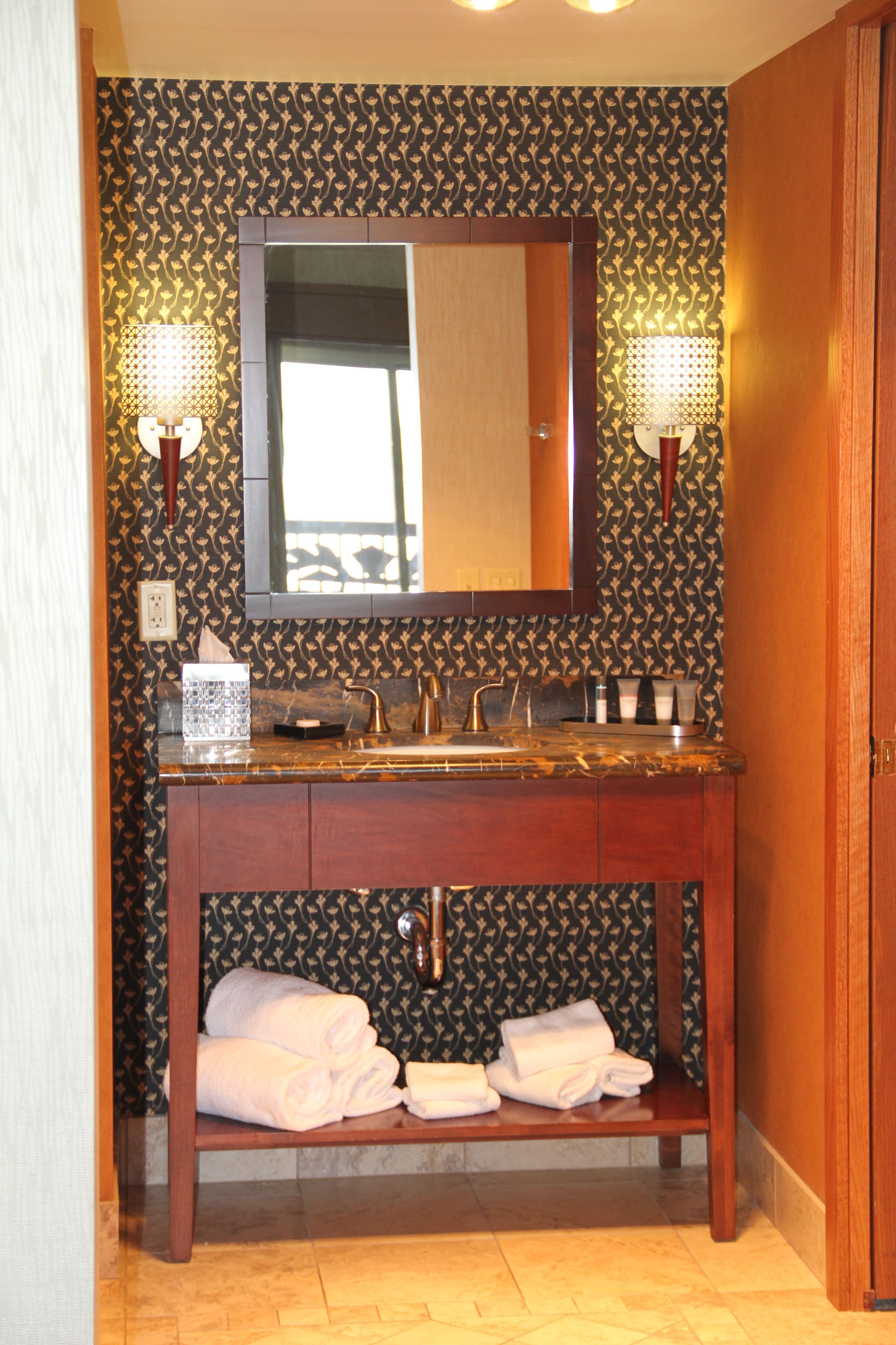 rainfall showerhead, free toiletries, hair dryer, towels