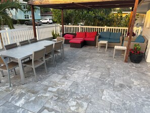 Outdoor pool - Pelican By The Sea (Pompano Beach)