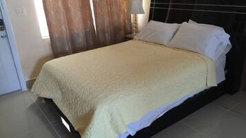 Estudio Deluxe, 1 cama de matrimonio | 1 dormitorio, cortinas opacas, sistema de insonorización