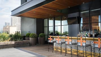 Poolside bar