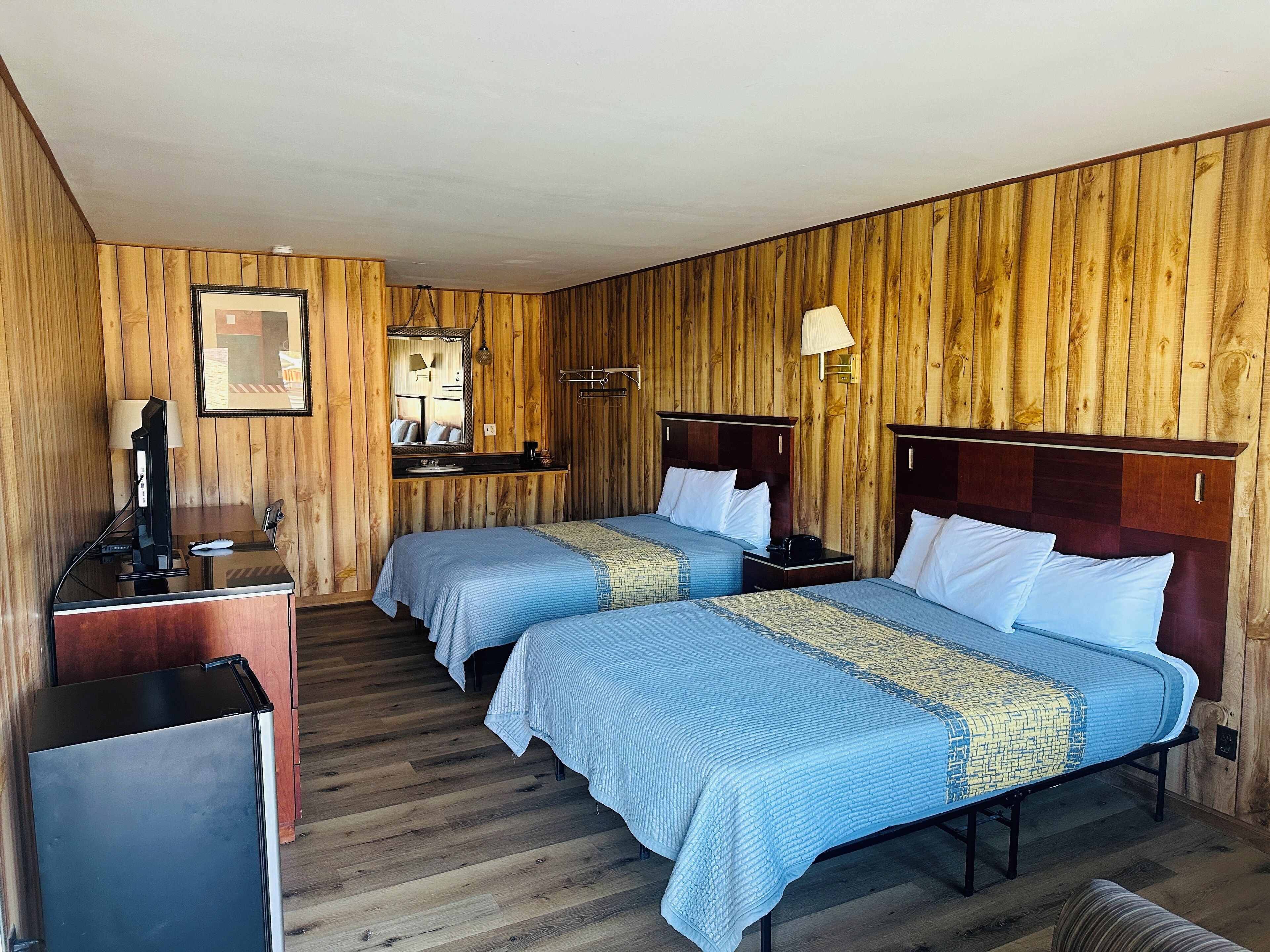 Premium bedding, down comforters, pillowtop beds, desk