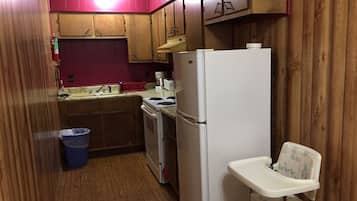 Fridge, microwave, oven, coffee/tea maker