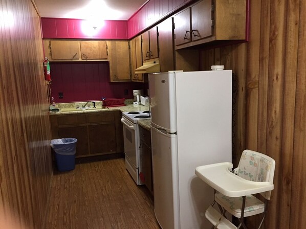 Fridge, microwave, oven, coffee/tea maker