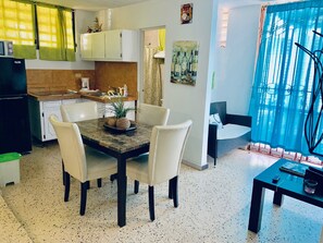 CL 102 Family Two Rooms Villa, Queen Bed & One Full Size Bed, 1st Floor | Private kitchenette