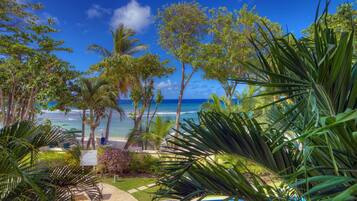 2 outdoor pools, pool umbrellas, pool loungers
