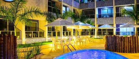 Outdoor pool, sun loungers