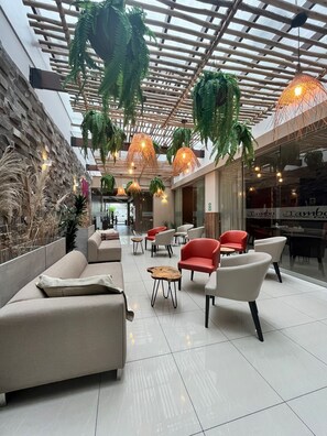 Terrace/patio - Hotel El Tambo 2 (Lima)