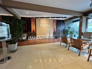 32-inch LED TV with cable channels, TV - Hotel El Tambo 2 (Lima)