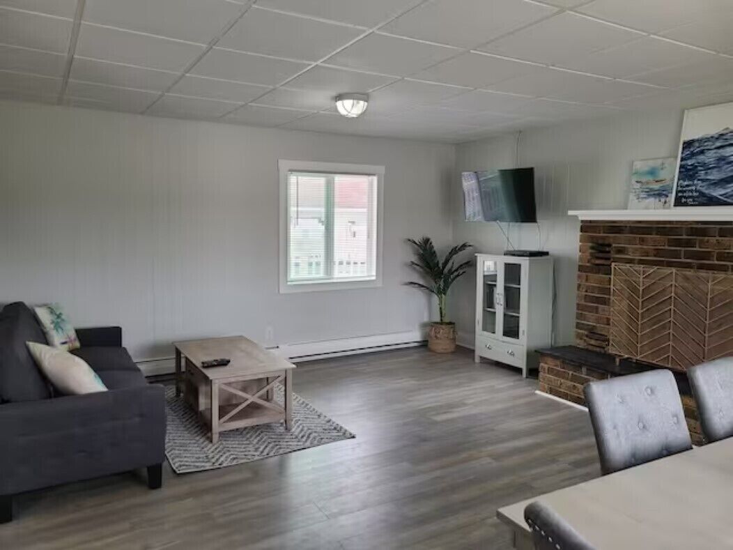 Familien-Suite, 2 Schlafzimmer | Wohnbereich | Fernseher