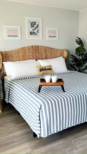 Muebles diferentes, tabla de planchar con plancha y wifi gratis 