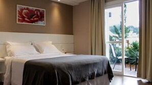 Deluxe Double Room | Minibar, blackout drapes, soundproofing, WiFi (free) - Pousada Vila Da Neve (Gramado)