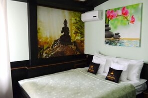 Deluxe Double or Twin Room | Alarm clocks - Buddhotel (Moscow)