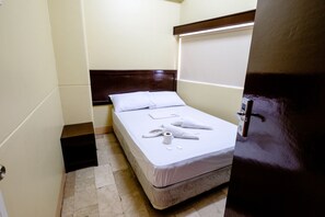 Blackout curtains, free WiFi, bed sheets - GV Hotel Pagadian (Pagadian)