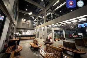 Lobby sitting area - The Terminal Khon Kaen Hotel (Khon Kaen)