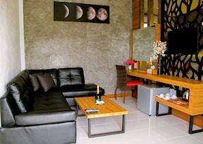 ห้องแฟมิลี่ (4 persons) | เครื่องนอนป้องกันสารก่อภูมิแพ้, โต๊ะทำงาน, อินเทอร์เน็ตแบบใช้สาย (ฟรี)