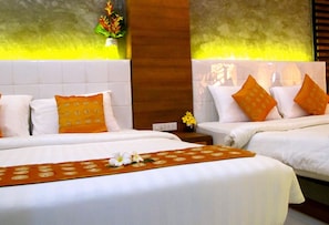 ห้องแฟมิลี่ (4 persons) | เครื่องนอนป้องกันสารก่อภูมิแพ้, โต๊ะทำงาน, อินเทอร์เน็ตแบบใช้สาย (ฟรี)