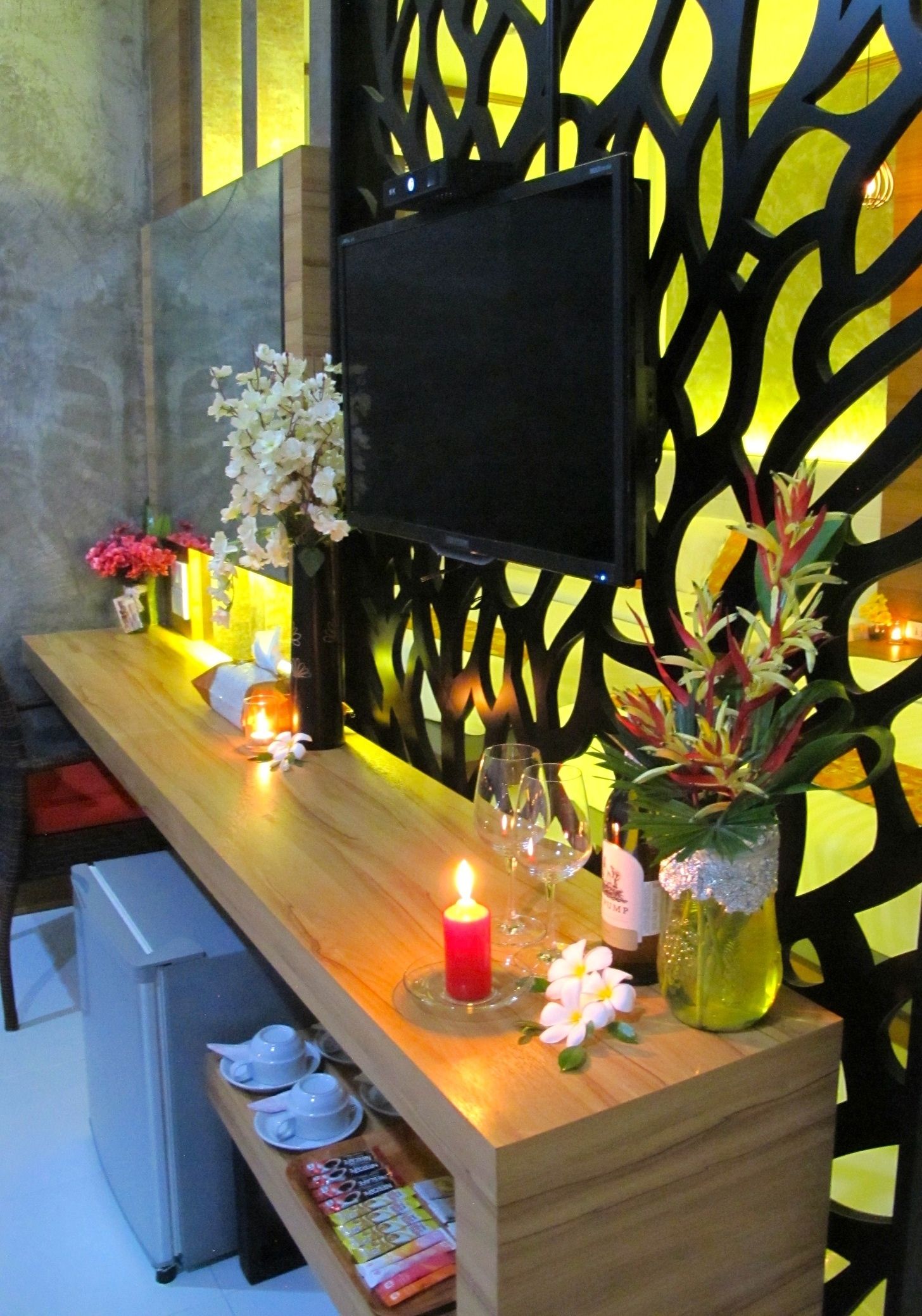 Family Room (4 persons) | Hypo-allergenic bedding, desk, free wired internet, bed sheets