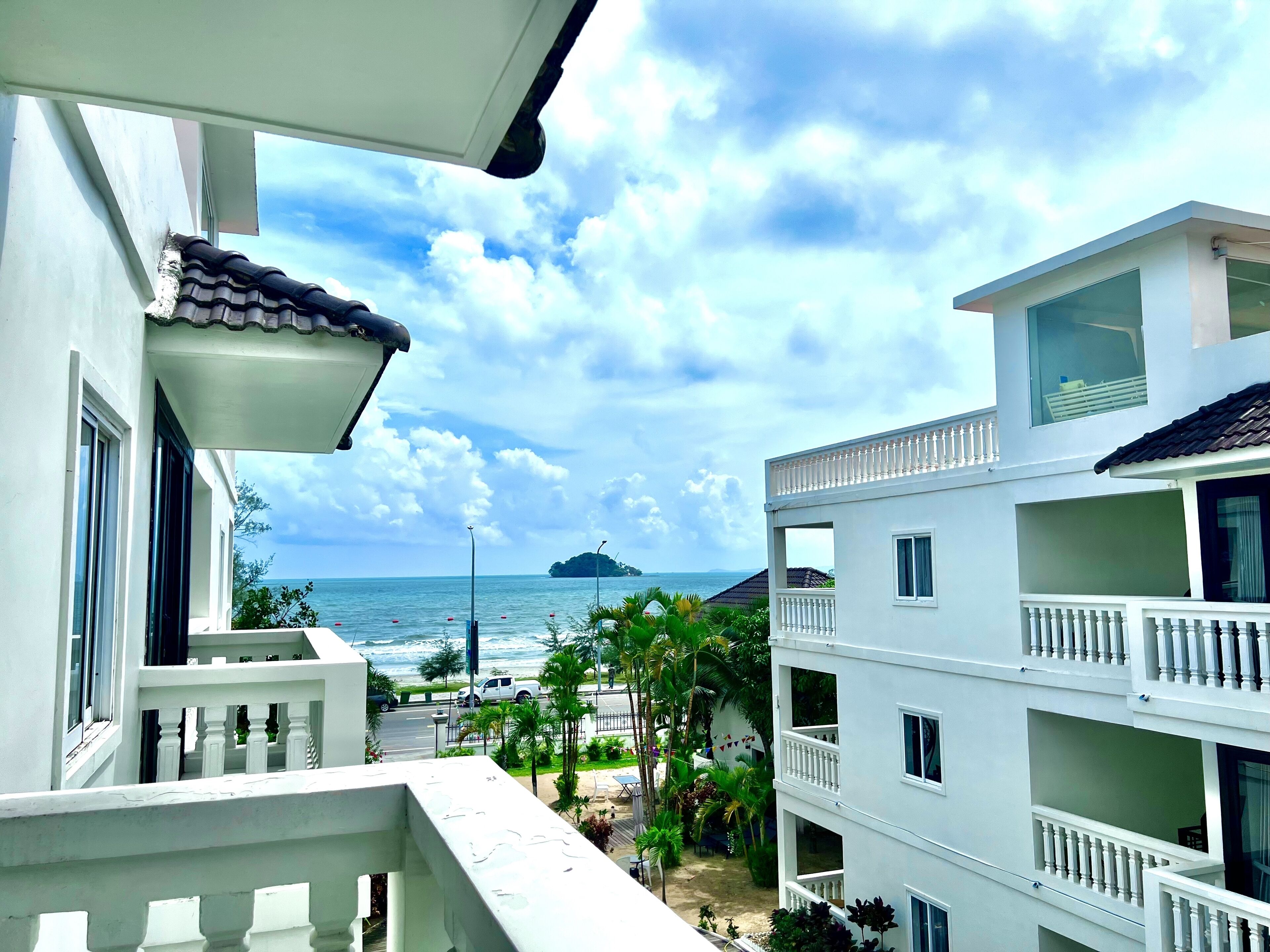 Habitación con 2 camas individuales, vistas al jardín | Vistas del balcón