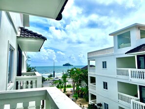 Chambre avec lits jumeaux, vue jardin | Vue depuis le balcon