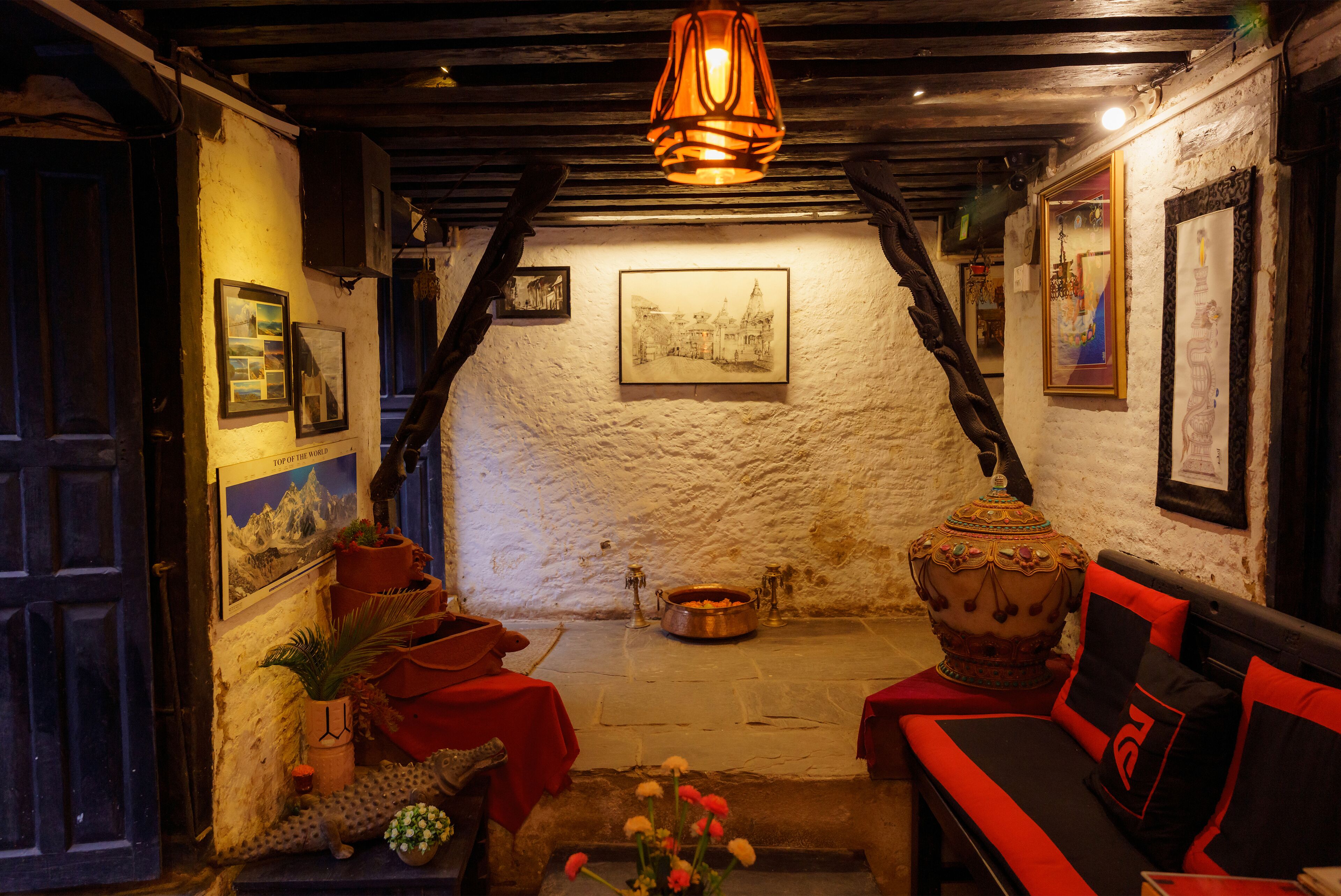 Refrigerador, microondas, tetera/pava eléctrica, silla alta para bebés