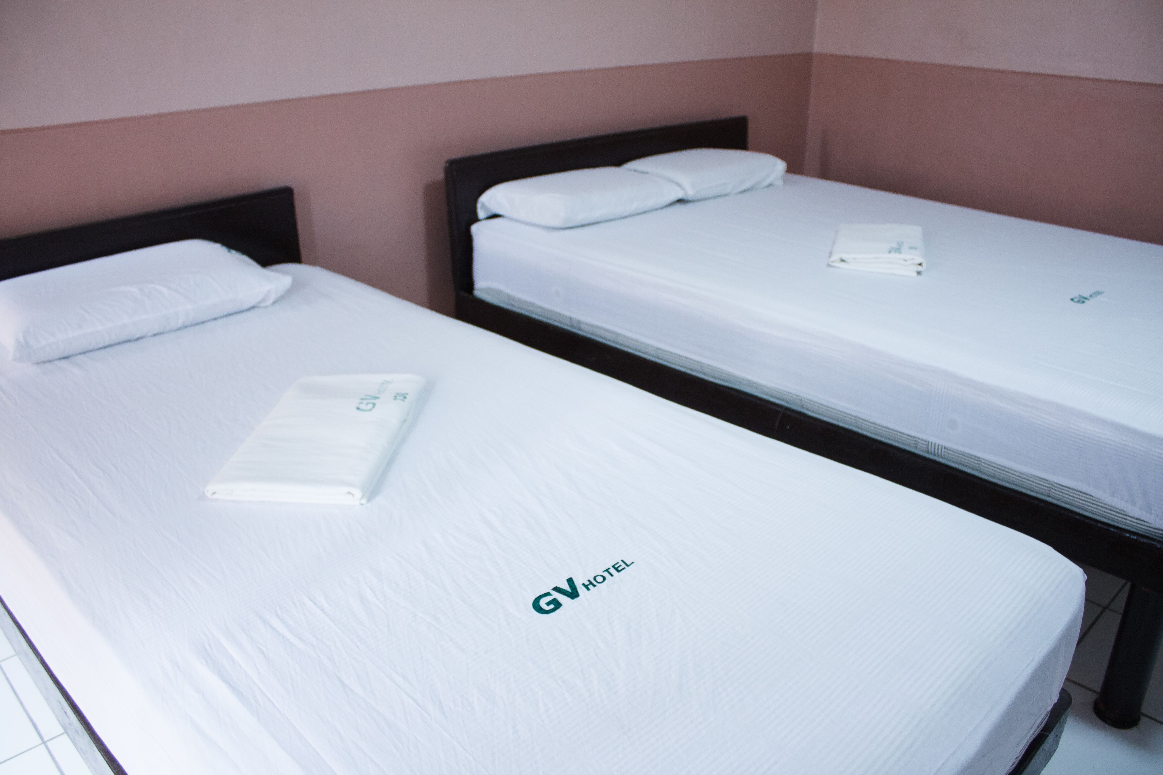 標準三人房 | 書桌、折疊床/加床、免費無線上網、床單