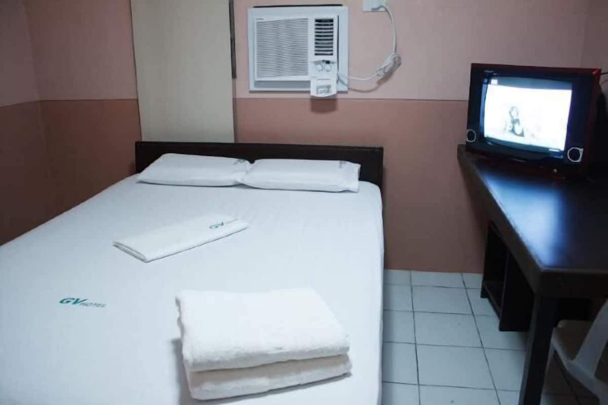 Desk, rollaway beds, free WiFi, bed sheets