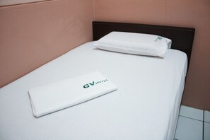 Standard Single Room | Meja, katil lipat simpan/tambahan, Wi-fi percuma, cadar katil 