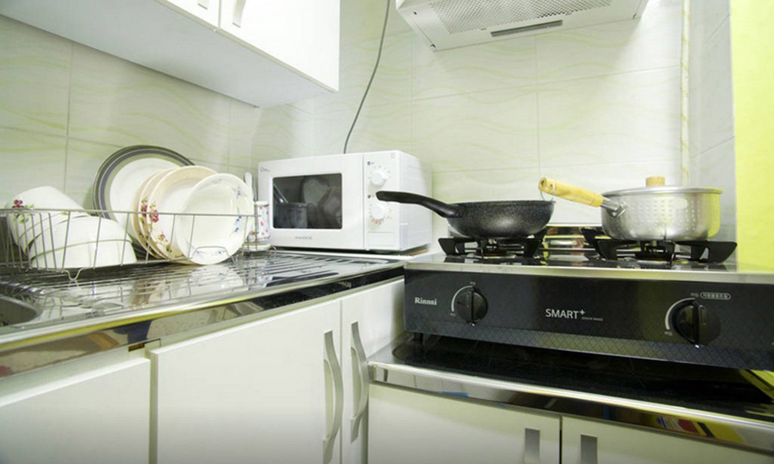 Driepersoonskamer | Privékitchenette | Een koelkast