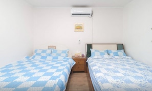 Iron/ironing board, rollaway beds, free WiFi