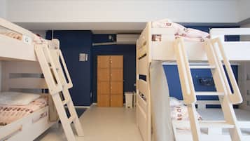 In-room safe, blackout curtains, free WiFi, bed sheets