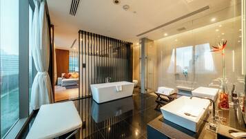 Premium bedding, in-room safe, desk, laptop workspace