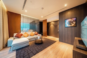AMARA SUITE, Lounge Access & Special Benefits | Premium bedding, in-room safe, desk, laptop workspace - Amara Bangkok (Bangkok)