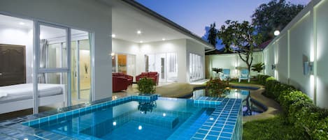 In-room safe, individually decorated, individually furnished, desk